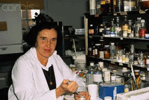  Dr. Rosalyn Yalow working in her lab (Photo courtesy of Bettman / CORBIS).